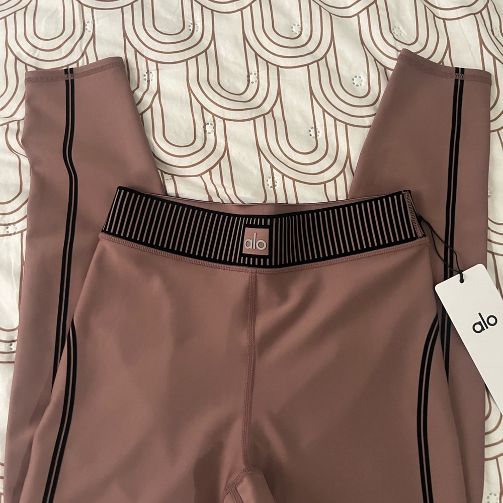 ALO Yoga Airlift High-Waist Leggings in Smoky Quartz